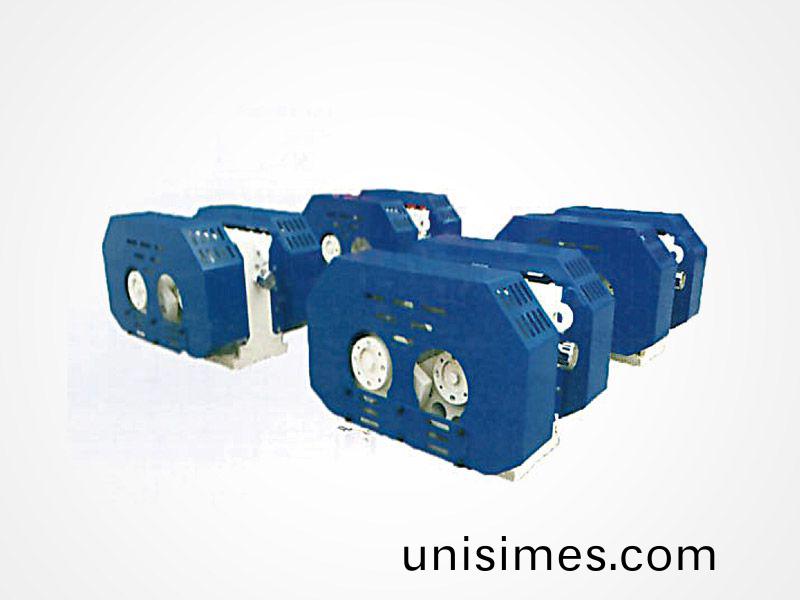 座式自衕步稀油激振器